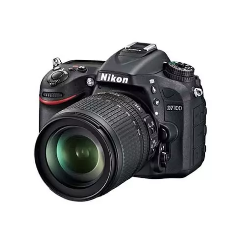 Nikon D7100 DSLR With 18-140 MM Lens - Black