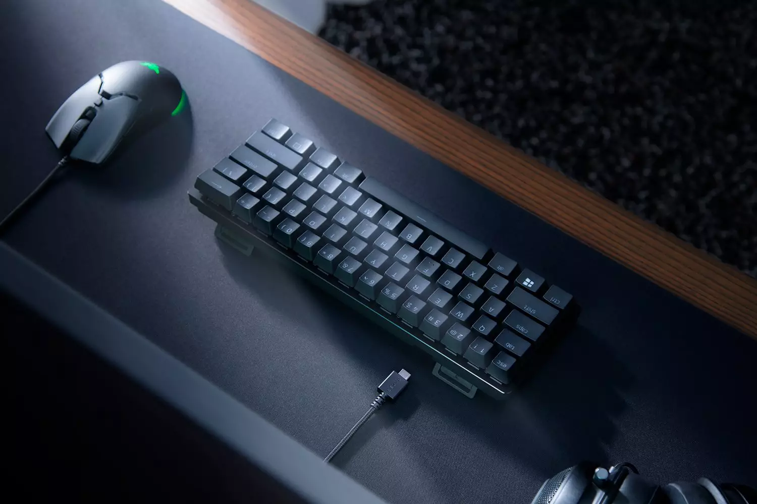 Razer Huntsman Mini Optical Gaming Keyboard (Clicky Purple Switch)-gallery-3