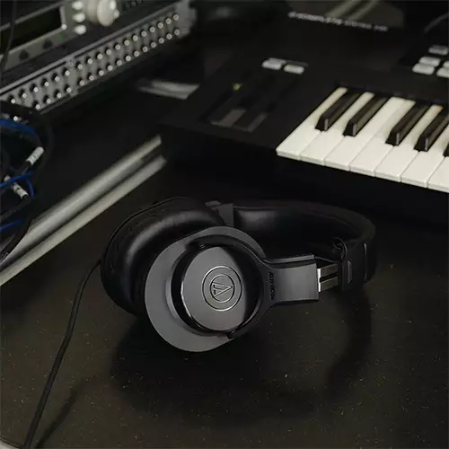 Audio Technica ATH-M20x Professional Studio Monitor Headphone-gallery-3
